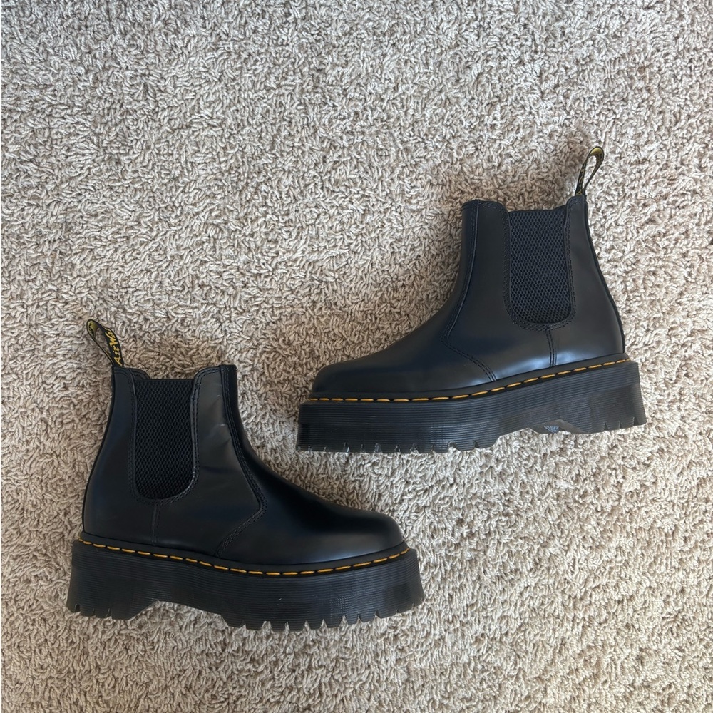 Doc martens 2976 platform women’s size 6